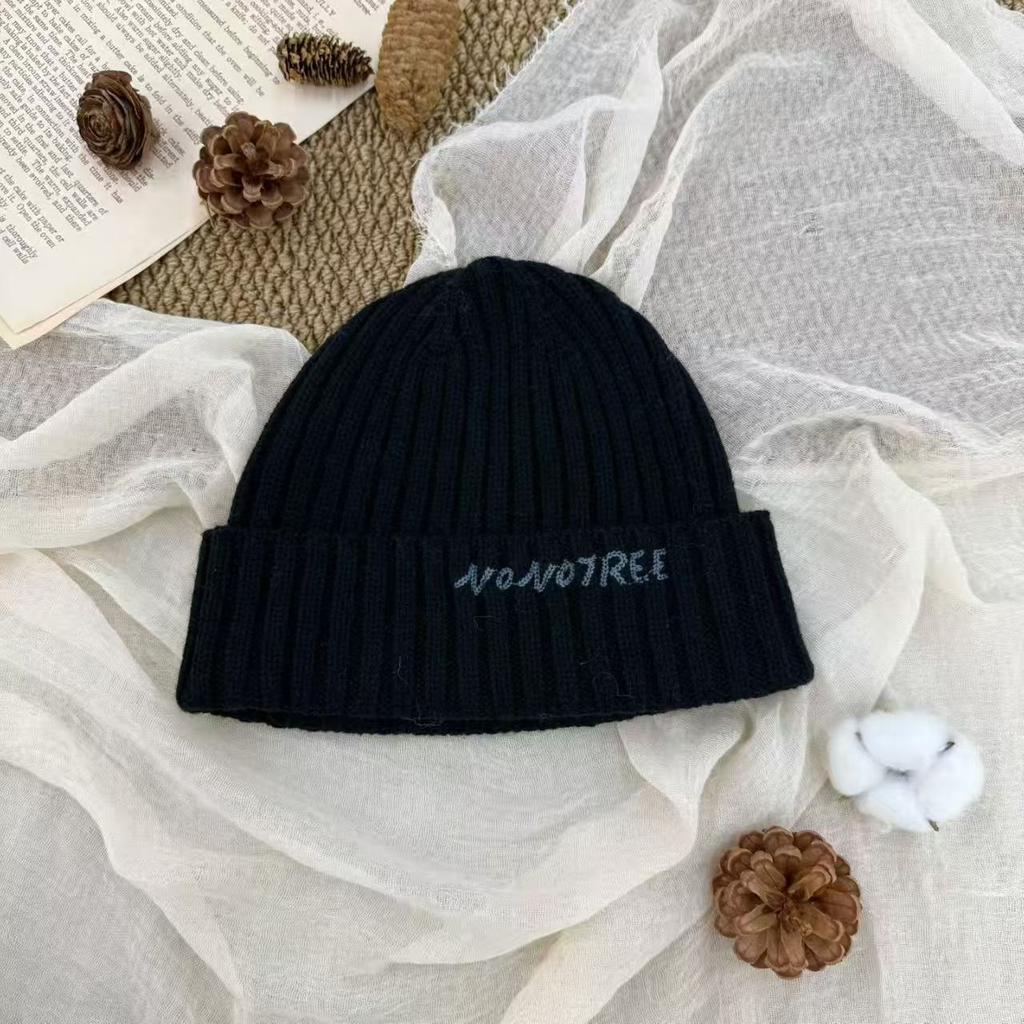 Letter solid color wool hat men's and women's autumn and winter street fashionable cold hat warm knitted hat showing face small headhat