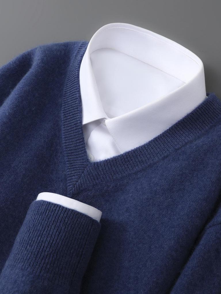 Men's 100% Wool V-neck Loose Fit Plain Pullover Sweater for Autumn/Winter.