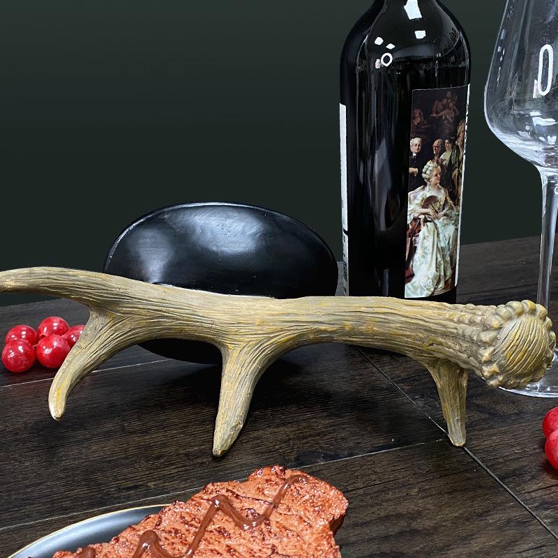 Retro American Wine Cabinet Decor: Creative Desktop & Living Room Ornaments