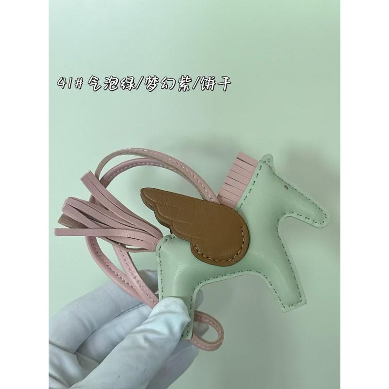 Handcrafted Leather Pegasus Charm Keychain Hand-Stitched Mini Horse Pendant With Tassel Bag Car Decor