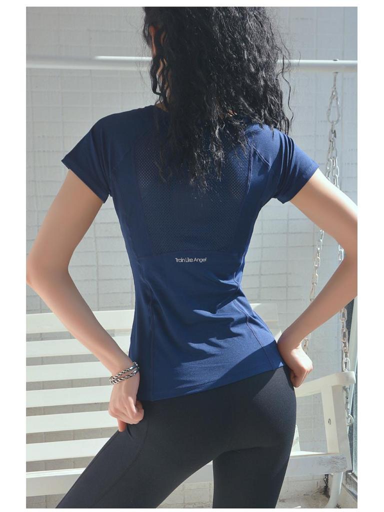 Women's Quick-Dry Short-Sleeve Running and Yoga T-Shirt with Stylish Back Design
