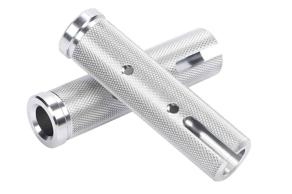 Set of 2 front aluminum steps for Honda Cub/Cross Cub CC110. Aluminum alloy footpegs, universal, aftermarket parts (silver).