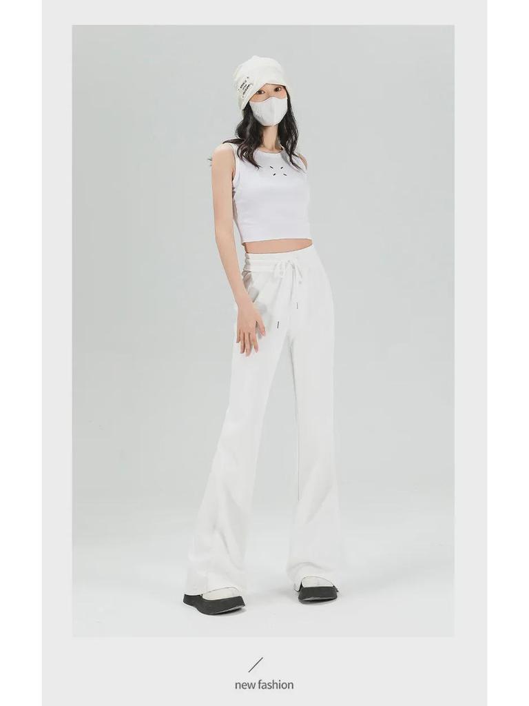 High-Waist Velvet Flare Pants for Women – Autumn & Winter Hip-Lifting Style.