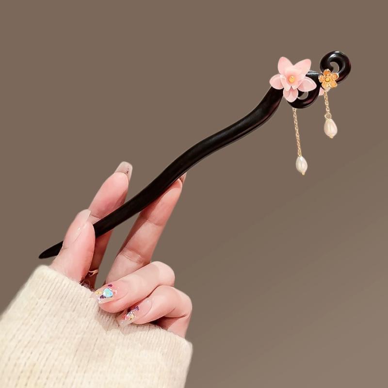 Sweet Romantic Style Cherry Blossom Ladies Wooden Hairpin High-end Ancient Style Tassel Cheongsam Hanfu Simple Hair Accessory