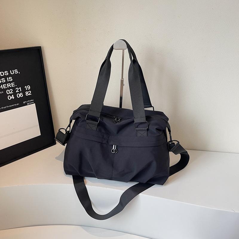 Leisure sports large-capacity handbag 2025 new Korean version fashion foreign style shoulder bag simple travel messenger bag