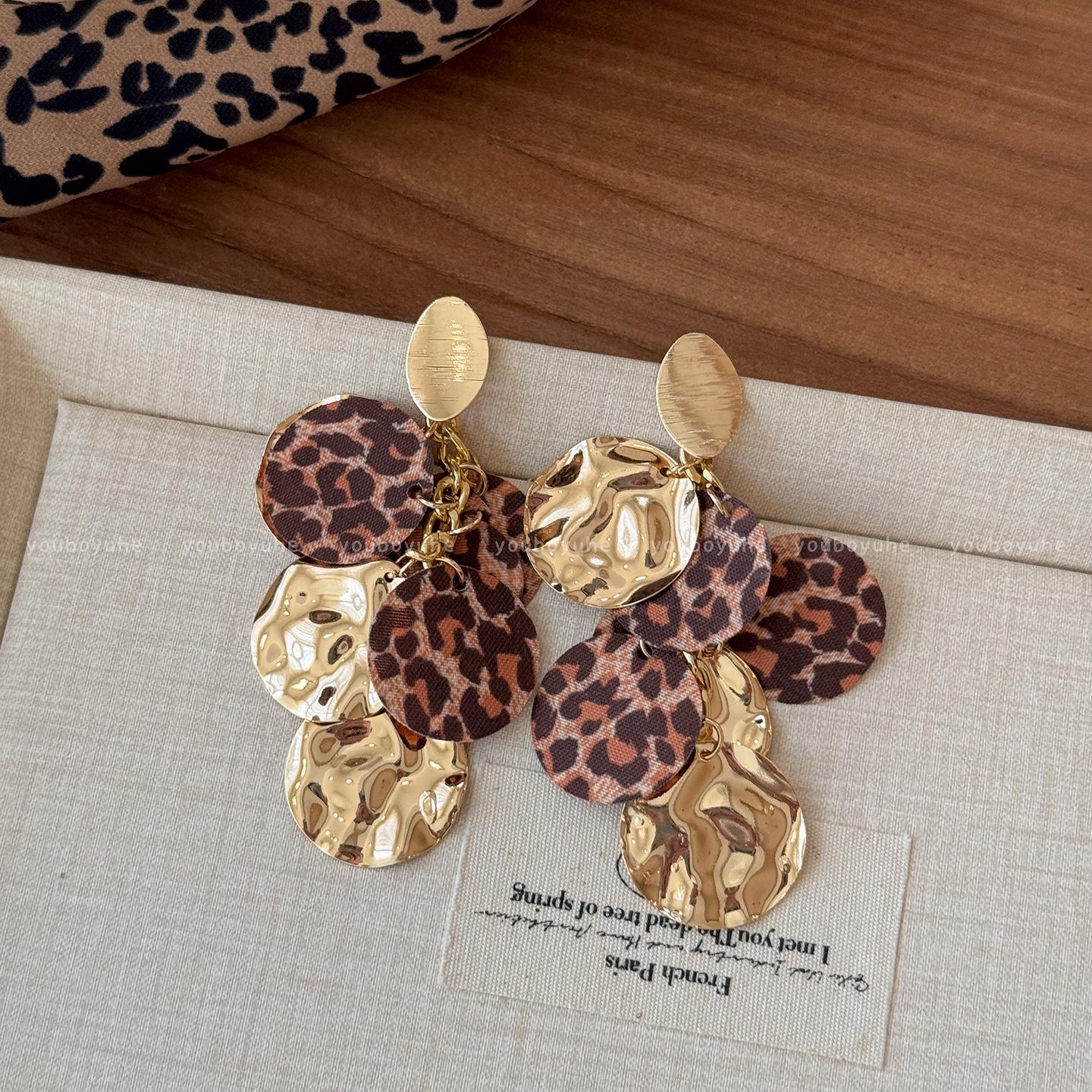 

Leopard Print Sequin Tassel Earrings - Unique Design for a Chic and Retro Look