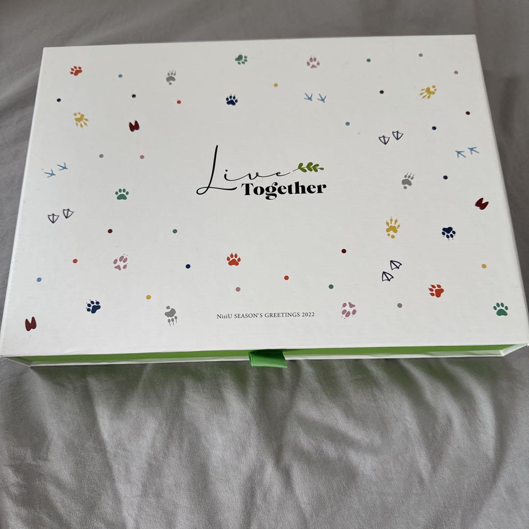 

[Б/У] NiziU SEASON S GREETINGS 2022