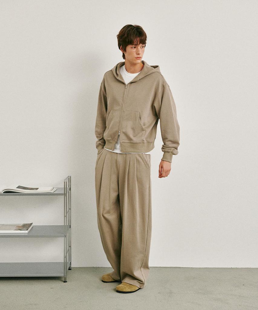 GLW Wide Double-Pleat Sweatpants Beige