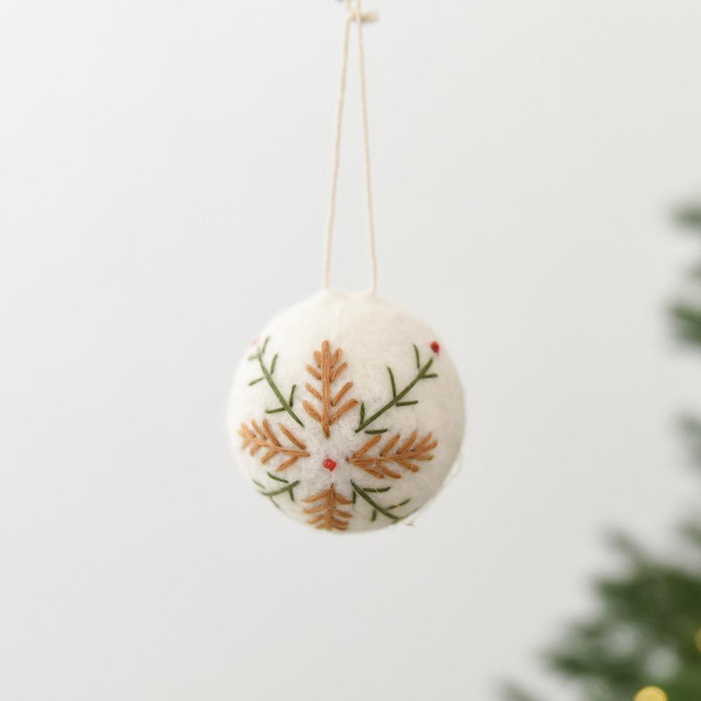 Wool Felt Xmas Tree Hanging Decor Snowflake Shape Christmas Decorative Felt Balls Wreath Garland