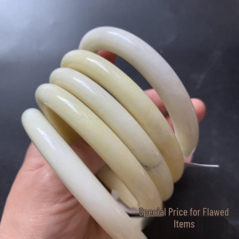 Flawed-Beauty White Xiuyu Custard Bun Wedding Dress with Stripes