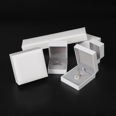 Elegant White Weicai Pattern Jewelry Box