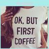 Stilvolles T-Shirt mit „Ok But First“-Kaffee-Grafik aus Baumwollmischgewebe für Jugendliche und Erwachsene