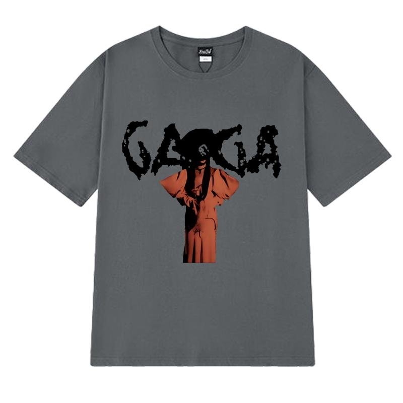 2025 New in Lady Gaga Orange Pose Graphic T shirt Men Women vintage Hip Hop streetwear Unisex 100% Cotton short sleeve T-shirts