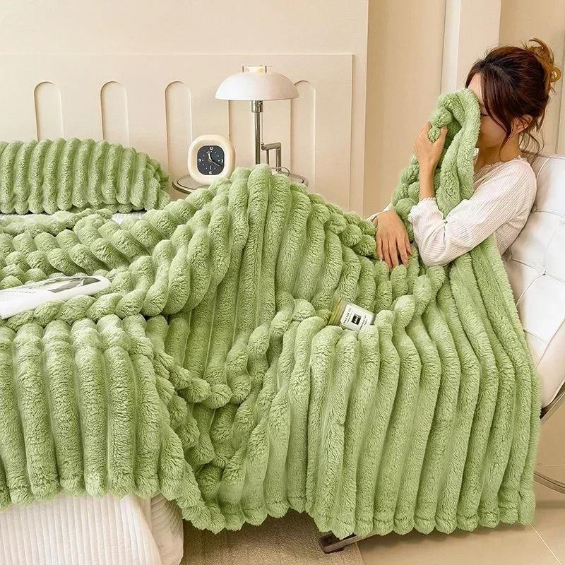 Bredrandigt flanellmultifunktionellt överkast Kan användas som lakanstäcke, sofffilt, vilfilt, pläd