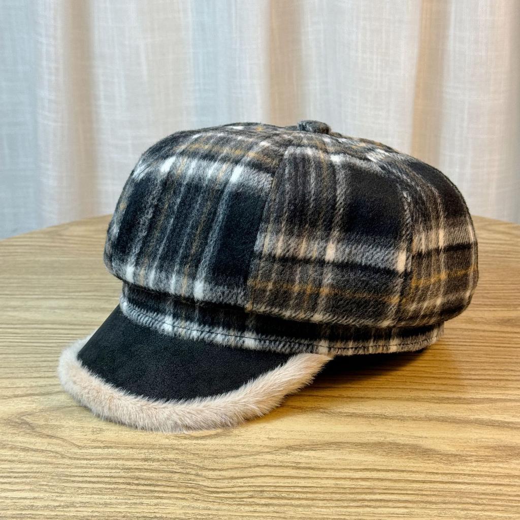 Retro Plaid Plush Star Anise Beret Female Autumn and Winter Warm Painter Hat