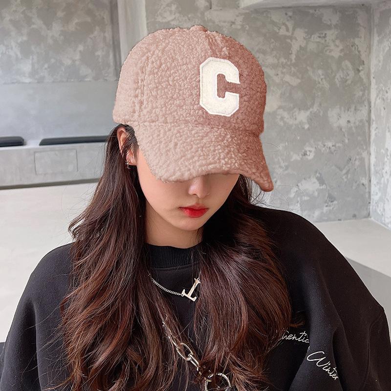 

Осень и Зима Ягненок Флис Буква C Бейсболка Женская Солнцезащитная Тень Теплая Шапка Повседневная Универсальная Пара One Size