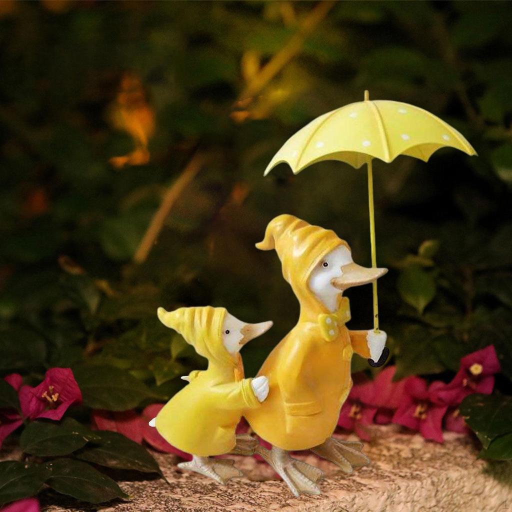 Duck Holding Umbrella Statue ,Garden Decor, Animal Sculpture, Resin Figurine for Lawn