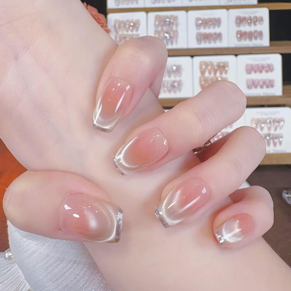 Cat Eye Polka Dot Detachable Nails with Bow Patches - Cute Handmade Nail Art for New Year