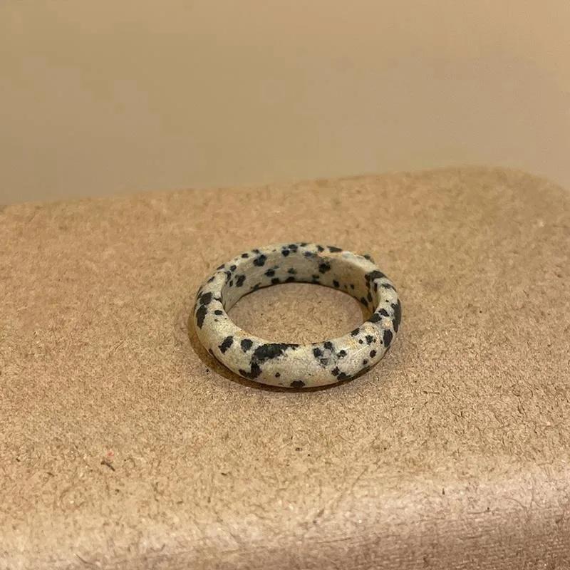 Fashion Brown Opal Irregular Pattern Geometric Round Ring for Women Girl Vintage Aesthetic Trend Temperament Jewelry Collocation