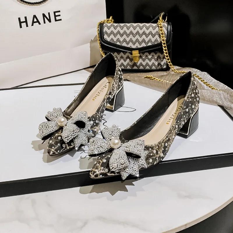 Tacones Altos de Mujer con Pedrería Punta Fina Tacón Grueso Zapatos de una Sola Pieza Zapatos de Fiesta Oficina Boda Talla Grande 35-43 Zapatos de Mujer