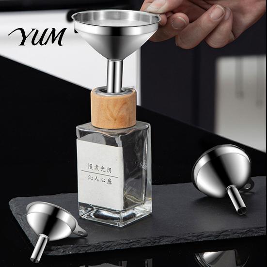 Liquid Dispensing Funnel Stainless Steel with Handle, Wide Mouth Handled Funnel, Fast Pouring Air Hole Smooth And Anti-Splash for Kitchen Use