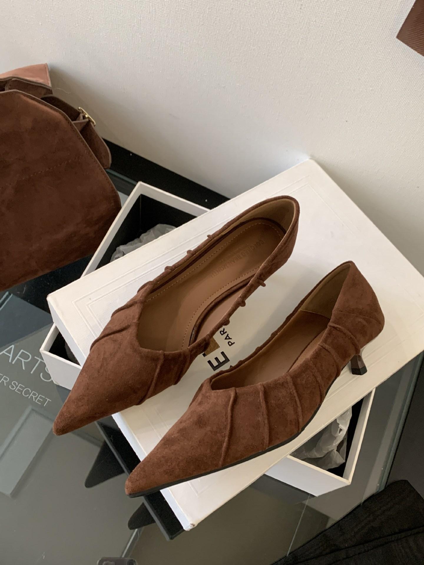 

2025 autumn new French niche thin heel low heel light mouth single shoes fashionable simple single shoes 39 темно-коричневого