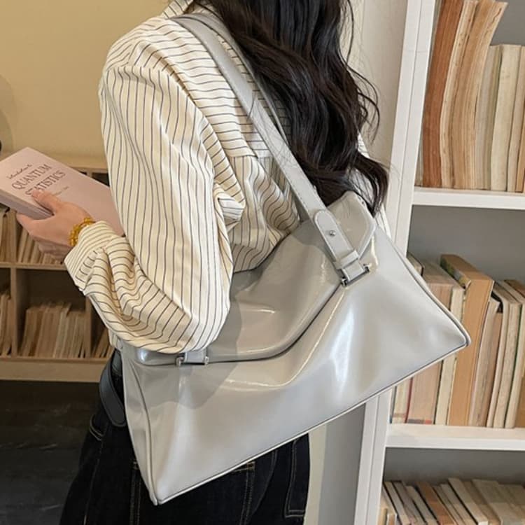 Vintage glossy soft leather commuter shoulder underarm bag