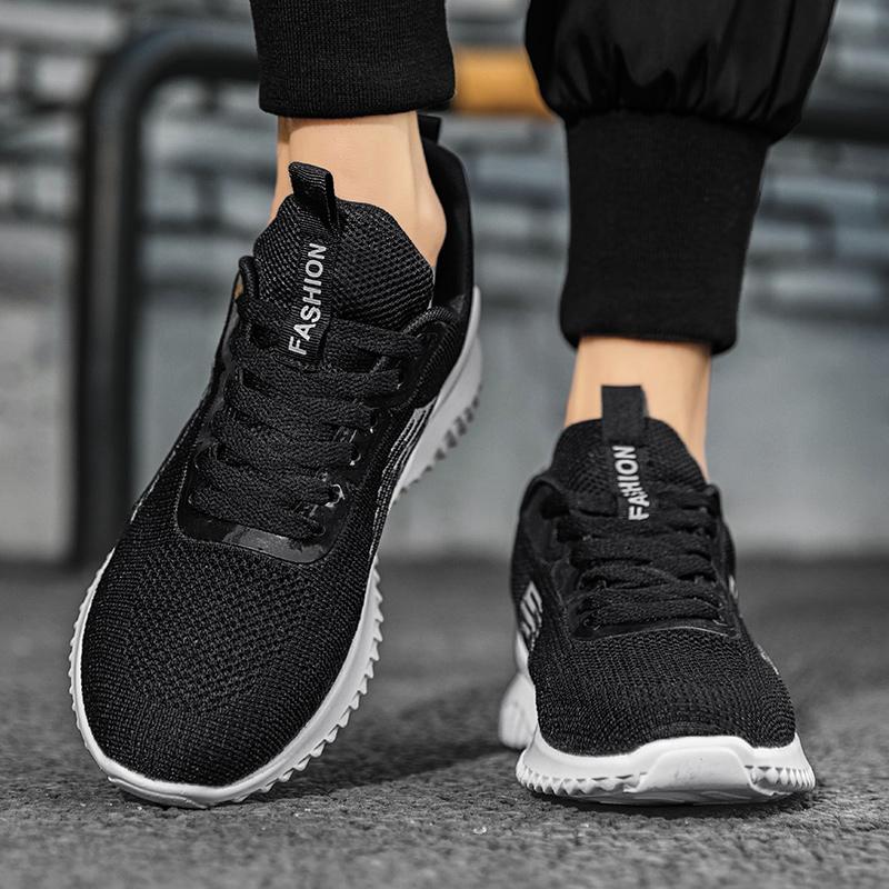 Running Shoes Men Thick-soled Lightweight Anti-slip Mesh Casual Shoes Men Outdoor Comfortable Soft Lace-up Sports Shoes Men