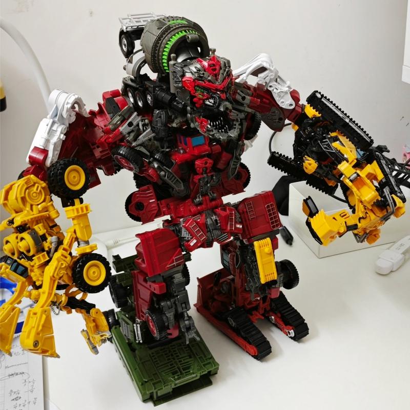 AOYI 8 In 1 BMB Transformation Toys KO Studio Series SS Devastator Cool Action Figure Kid Movie Car Robot Engineering Model Gift