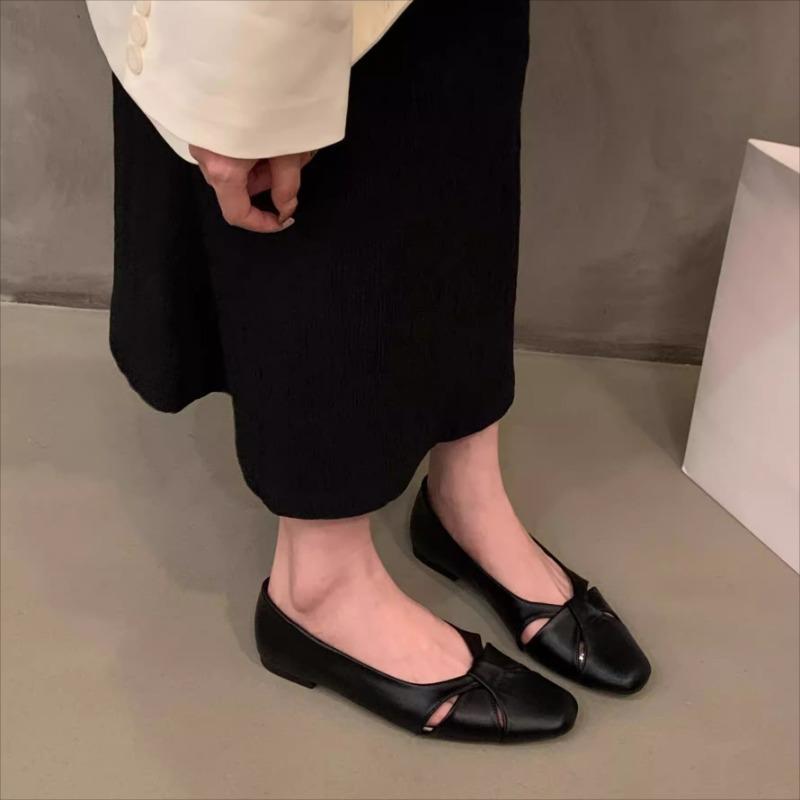 Women's Flat Shoes Spring New Square Head Shallow Hollow Soft Sole Anti-slip Wear-resistant Single Shoes