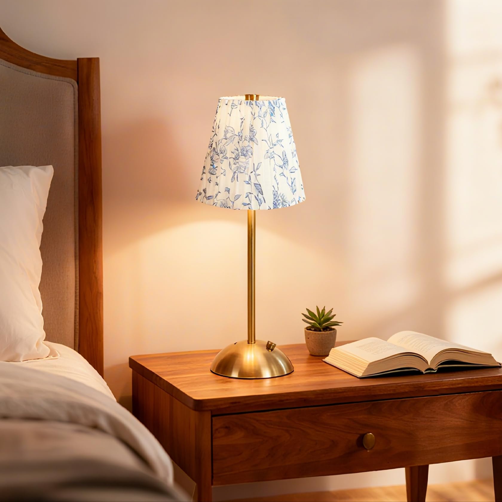 

LUTW Cordless Table Lamp [3 Color Switching & Stepless Dimming] Nordic Retro Fabric Night Light, Type-C Rechargeable, 2600mAh Battery, Touch Control,