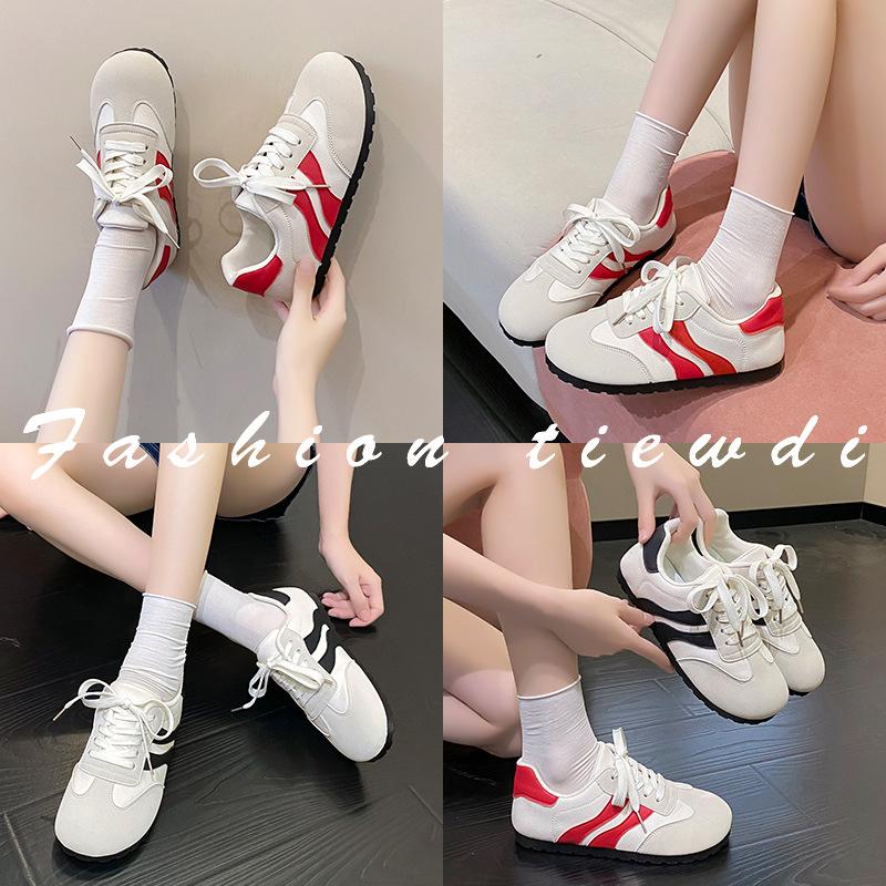 Retro Versatile and Lightweight Flat-bottomed Women's Autumn and Winter Low-top Board Shoes