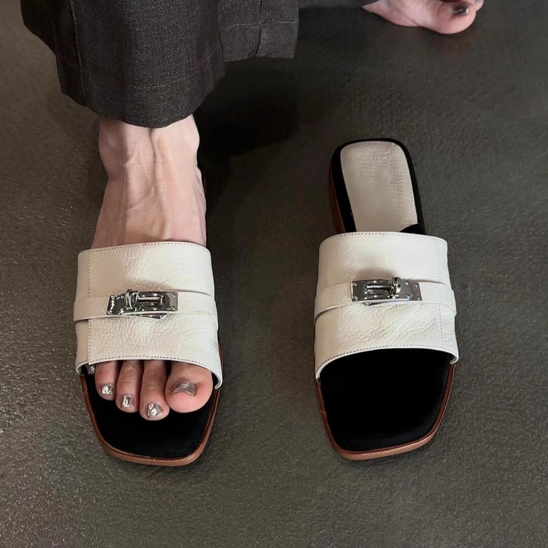 

Lan Cabinet Edition~ Retro Soft Leather One-word with Metal Lock Square Head Flat Shoes Casual Retro Comfortable One-word Slippers 35 белый