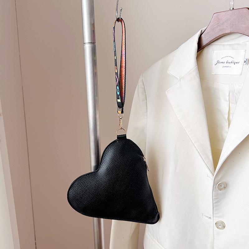 

Нишевый дизайн любовь 2025 весна и лето новый высокая ценность в этом году популярная сумка для мелочи клатч женская сумка тренд чёрный