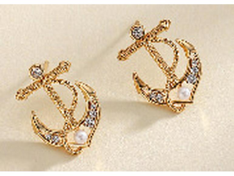 Zirconia Pearl Light Luxury Jewelry Set: Necklace & Earrings