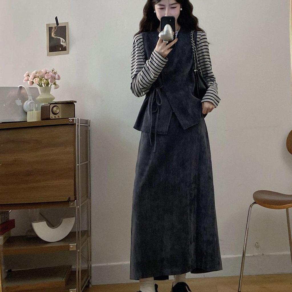 Plus Size Autumn Retro Vest and Slimming Skirt Three-Piece Set for Women