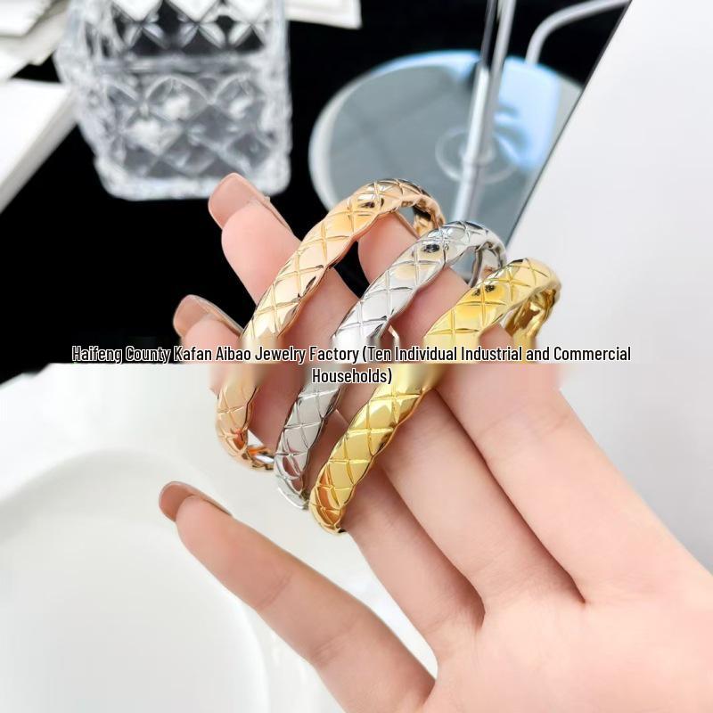 Seiko Argyle Pattern Fragrant Bangle: Cold Style Fashion Couple Bracelet