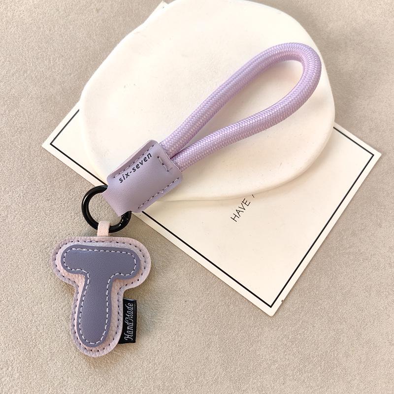 Exquisite Leather Keychain: 26 English Letters - Simple Couple Style Bag Charm, Ideal Small Gift