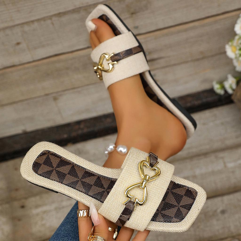 Foreign trade large size flat bottom square head fashion cool slippers 2025 summer metal bow open-toed beach women's slippers