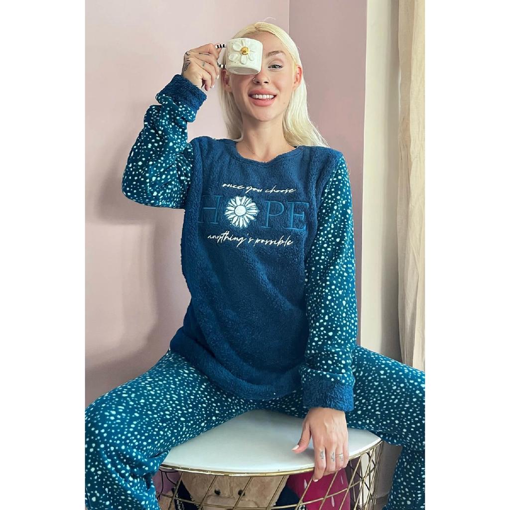 Gray Hope Patterned Women's Plush Pajama Set