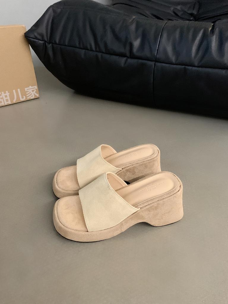 Small Retro Height-increasing Slippers Women's Shoes Wear 2025 New Summer Fashion Thick-soled Sandals