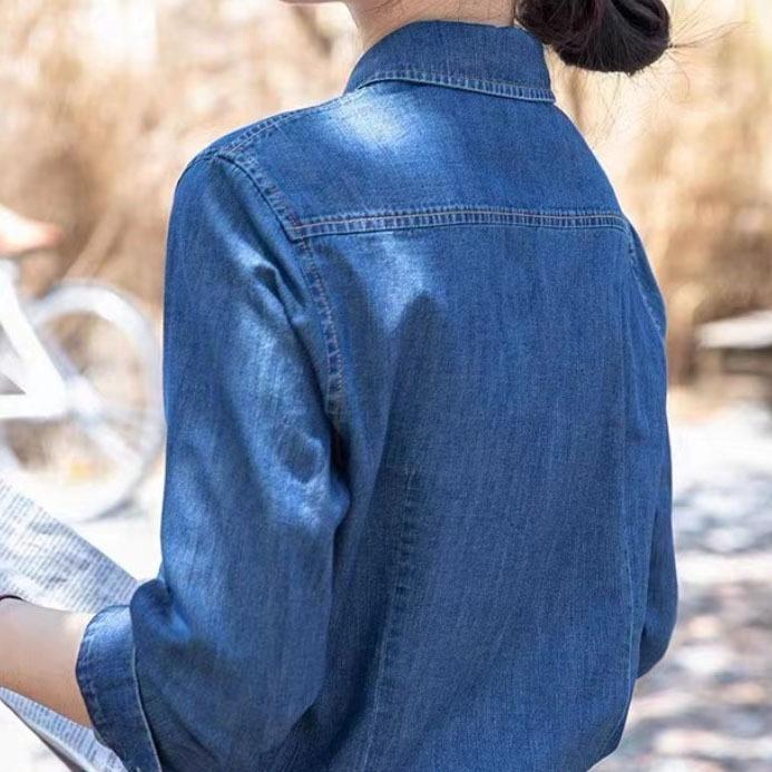 Women's Non-rolled Dark Blue Soft Denim Shirts Are Layered Over Long-sleeved Full-shoulder Tops In Autumn and Winter