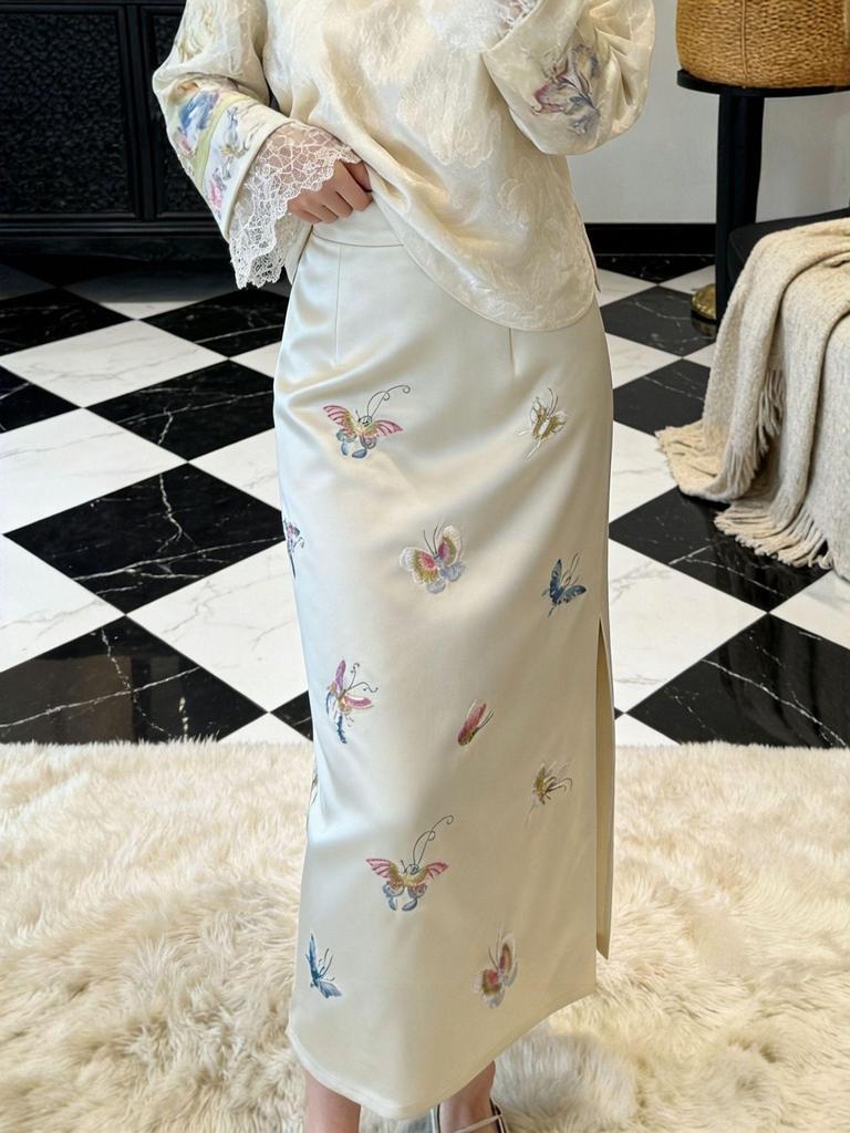 Elegant Embroidered Acetate Half Skirt - New Chinese Style Spring Collection
