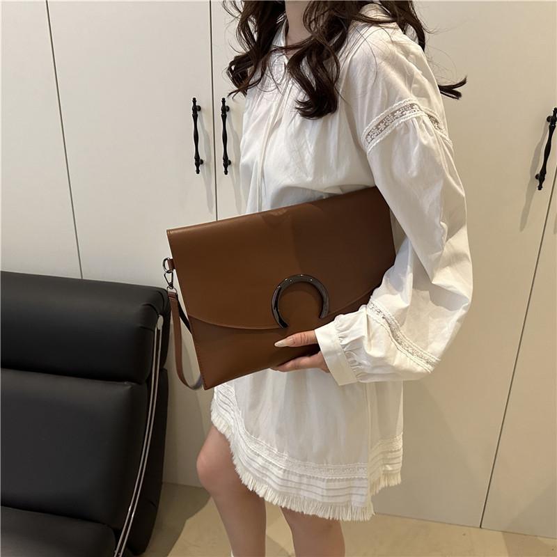 Vintage Damen Umschlag-Clutch-Tasche PU-Leder Große Kapazität Handtasche Mode Halbmond-Schnalle Umhängetasche Elegante Crossbody-Tasche Abendtasche