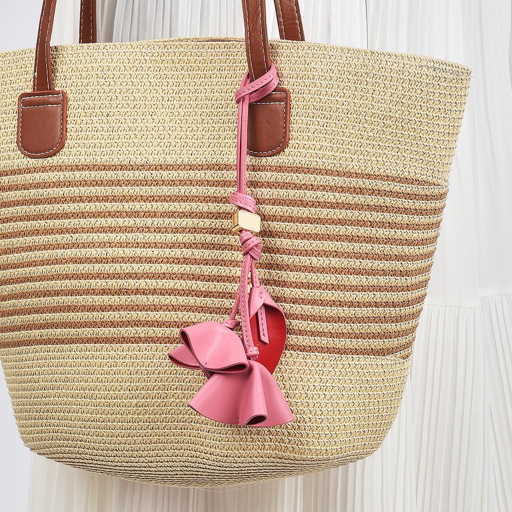 Moderne blumige Lederschlüsselanhänger für Damen-Taschen und Auto-Dekoration