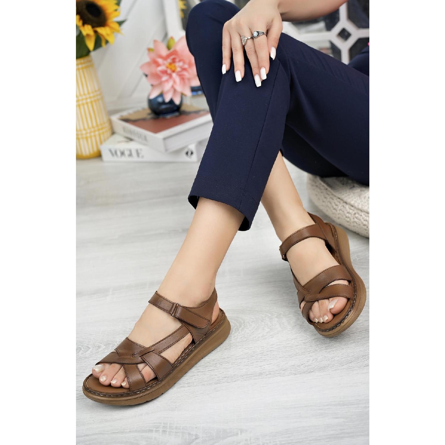 

Женские повседневные сандалии из натуральной кожи DD3012