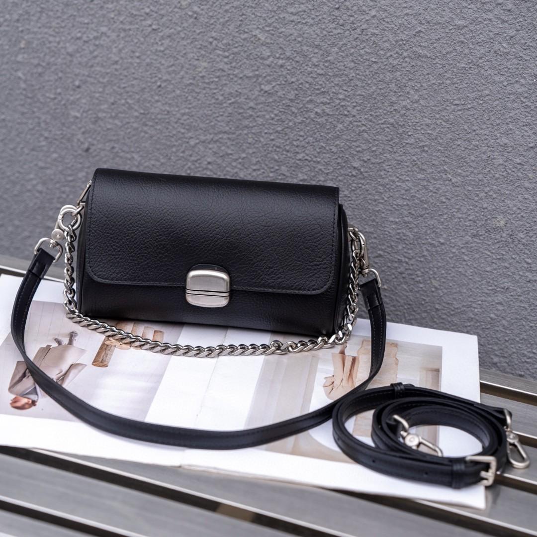 

Supple Genuine Leather Women s Barrel Crossbody Bag - Commuter-Friendly Small Chain Strap Shoulder Bag for Everyday Chic чёрный