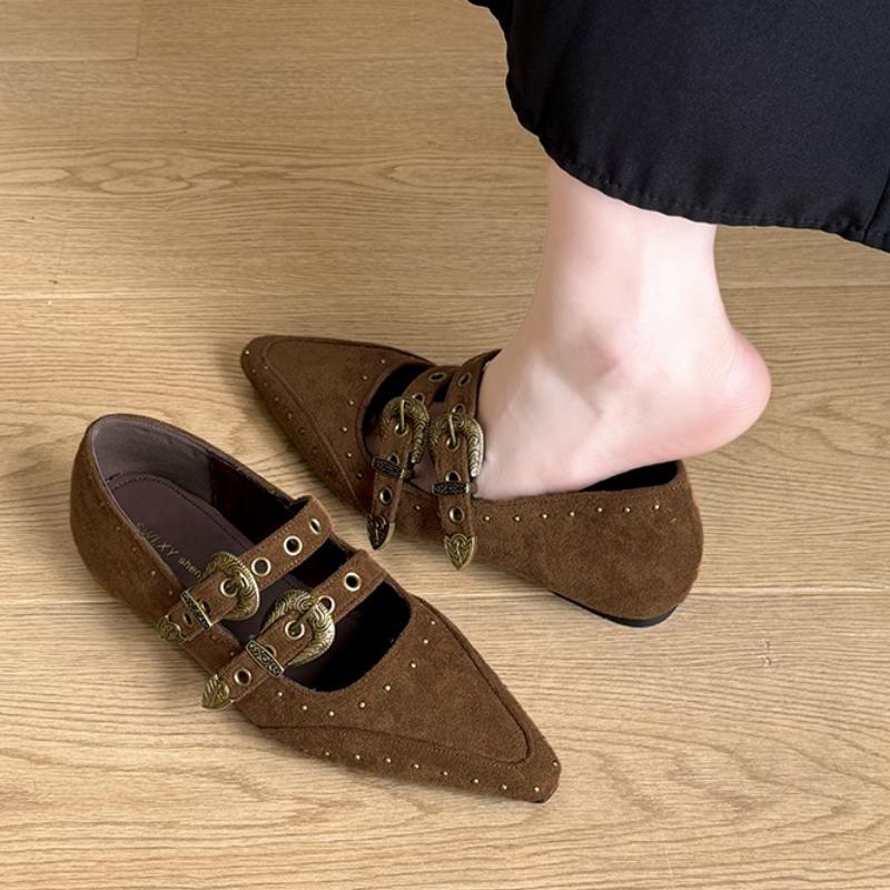 2025 Retro Rivet Pointed Toe Shallow Mouth Heightened Single Shoes 2025 New Flat French Evening Breeze Mary Jane Shoes