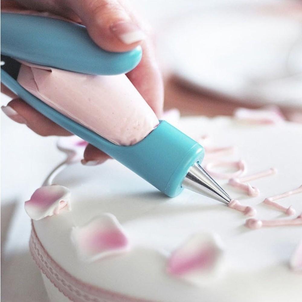 17 pcs/Set Reusable Cake Decorating Tool Set with Piping Bag with Nozzle Tips Pastry Icing Pen with Piping Spout Piping Bag