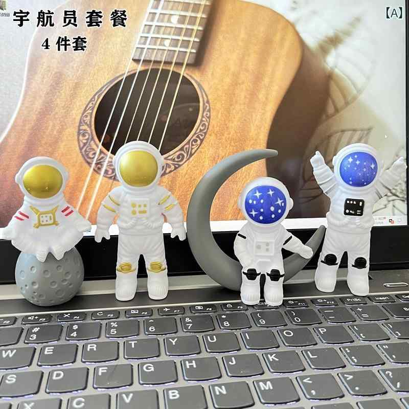Decorative Figurines Stylish Nordic Design Astronaut Alien Spaceman 4-piece Set Interior Decoration Home Decor Tabletop Desktop Cake Topper Figure